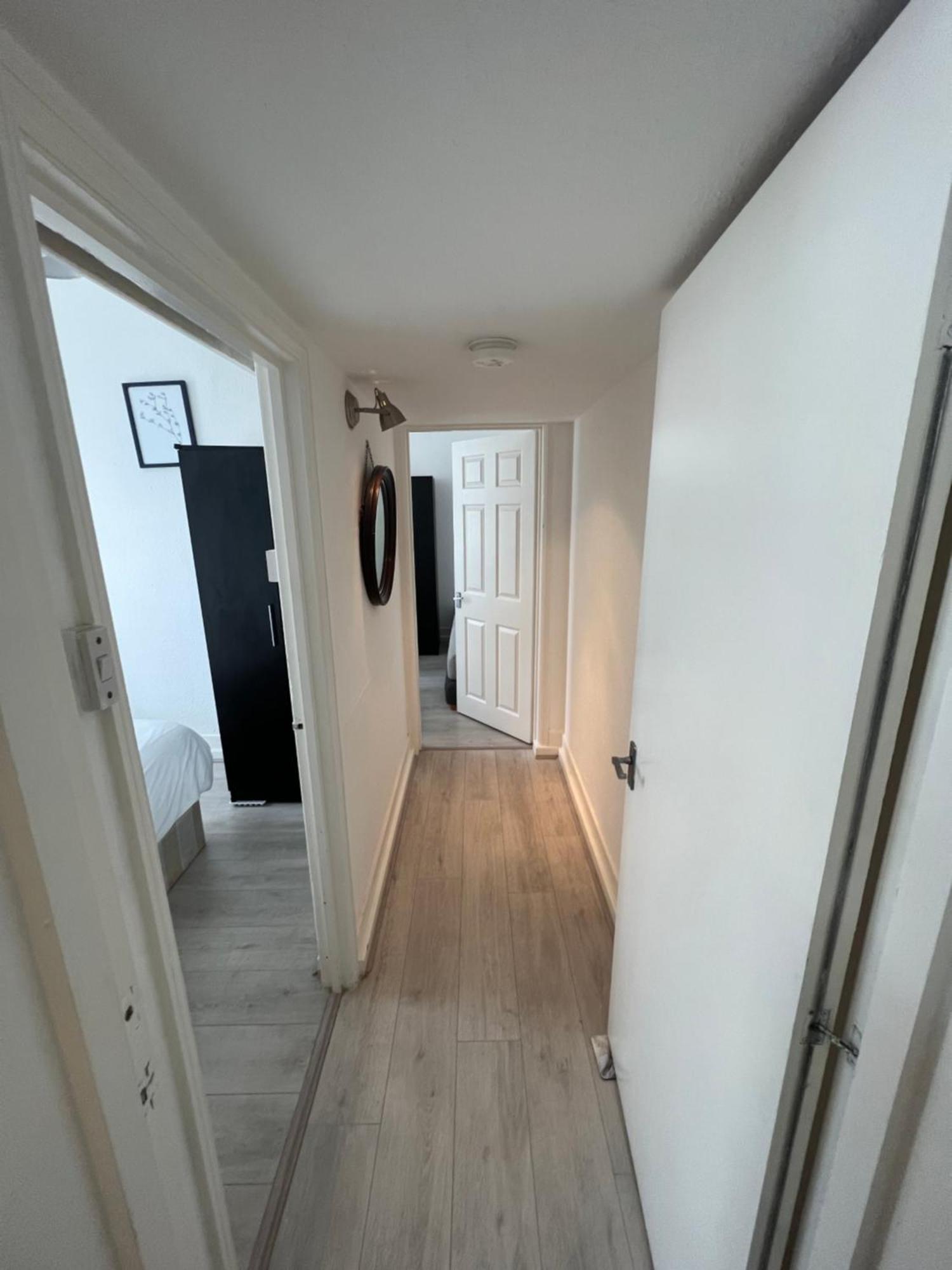Miles 4Floor Apartment London Bagian luar foto