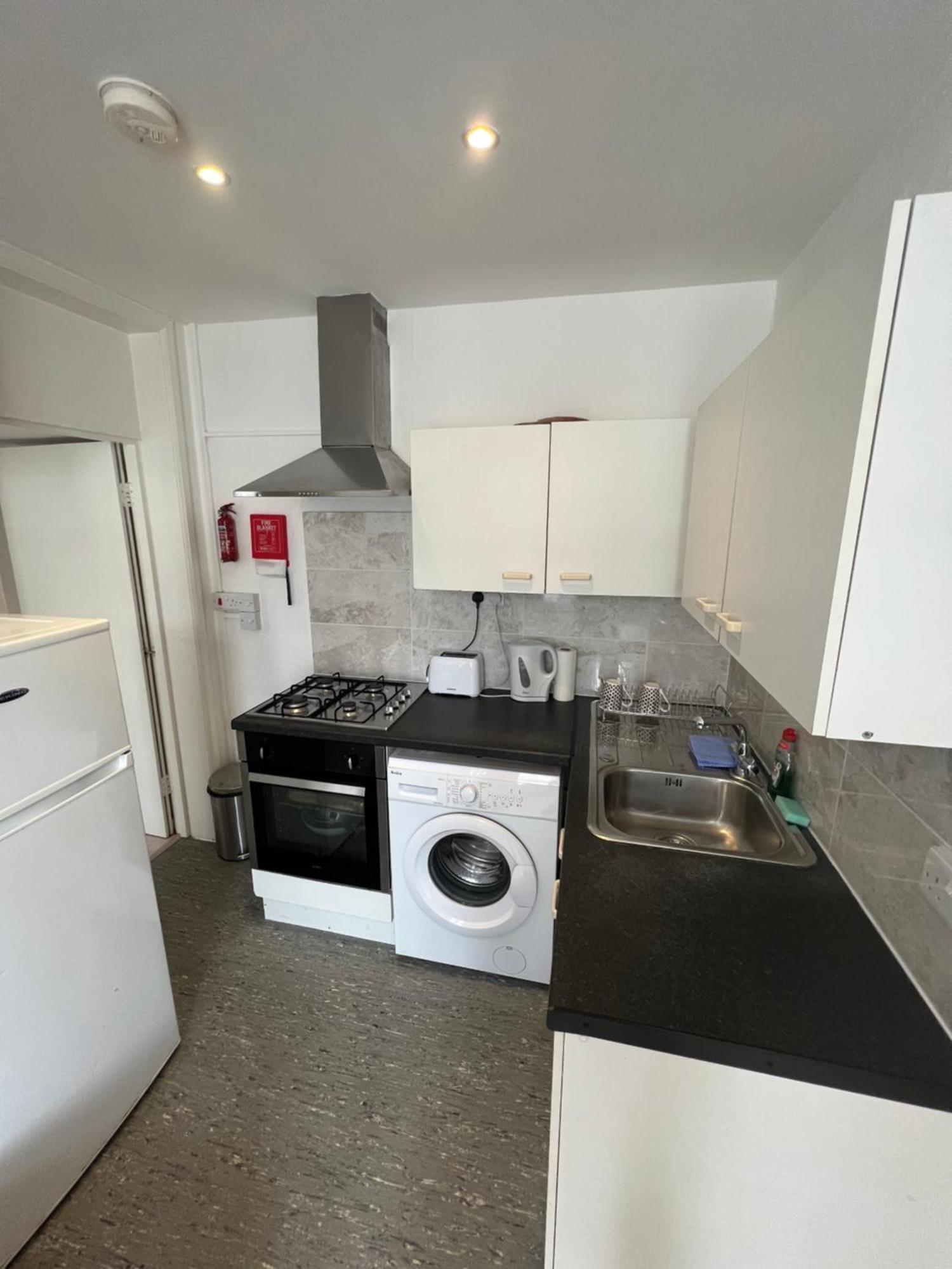 Miles 4Floor Apartment London Bagian luar foto
